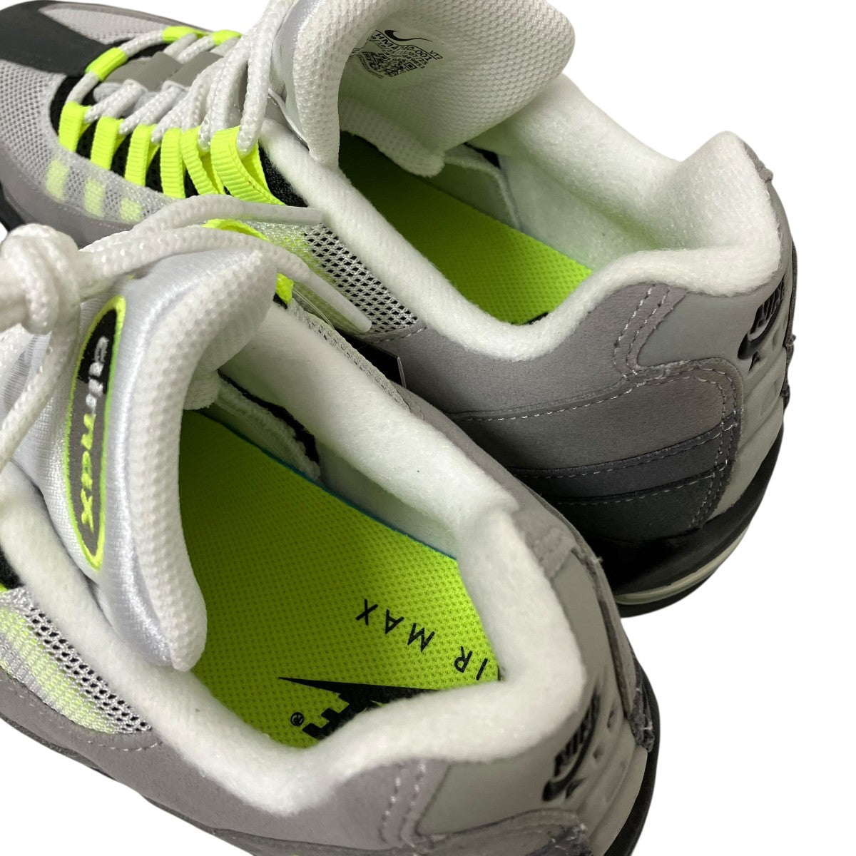 スニーカーHM4740-001