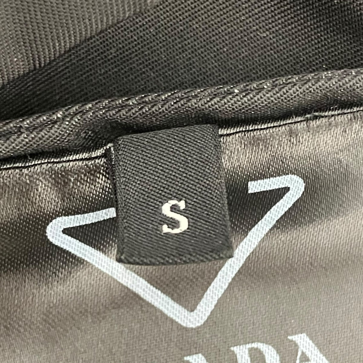PRADA Re-NylonシャツSC548 古着・中古-8枚目のアイテム画像