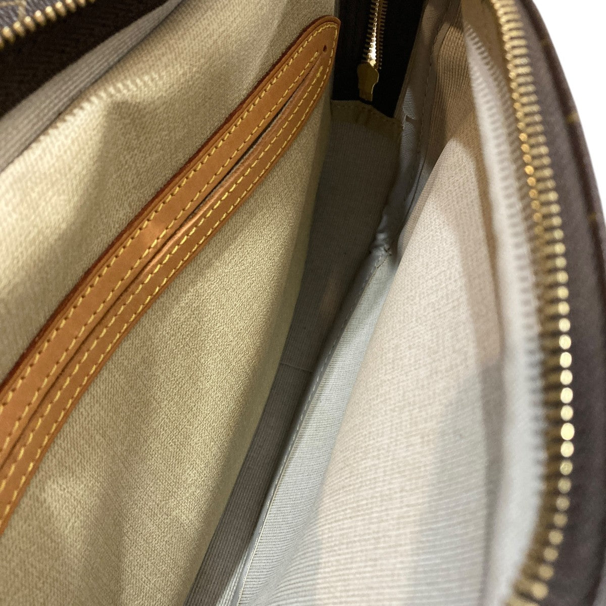 LOUIS VUITTON(ルイヴィトン) リポーターPMモノグラムショルダーバッグ
