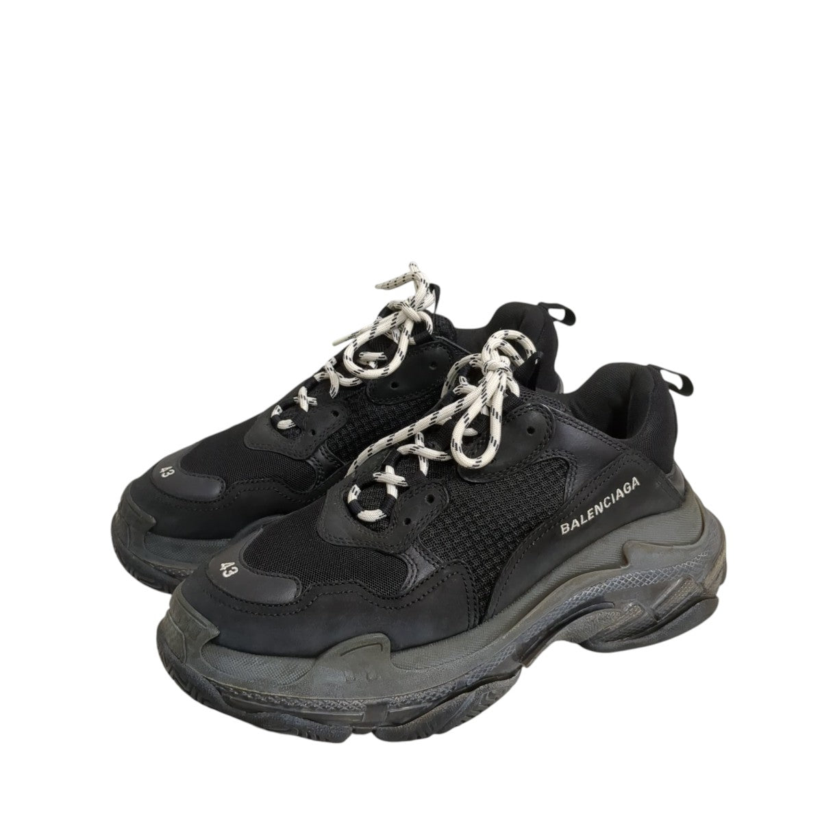 TRIPLE S541624