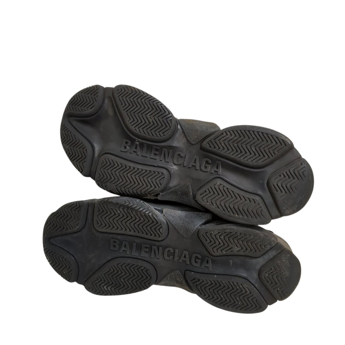 TRIPLE S541624