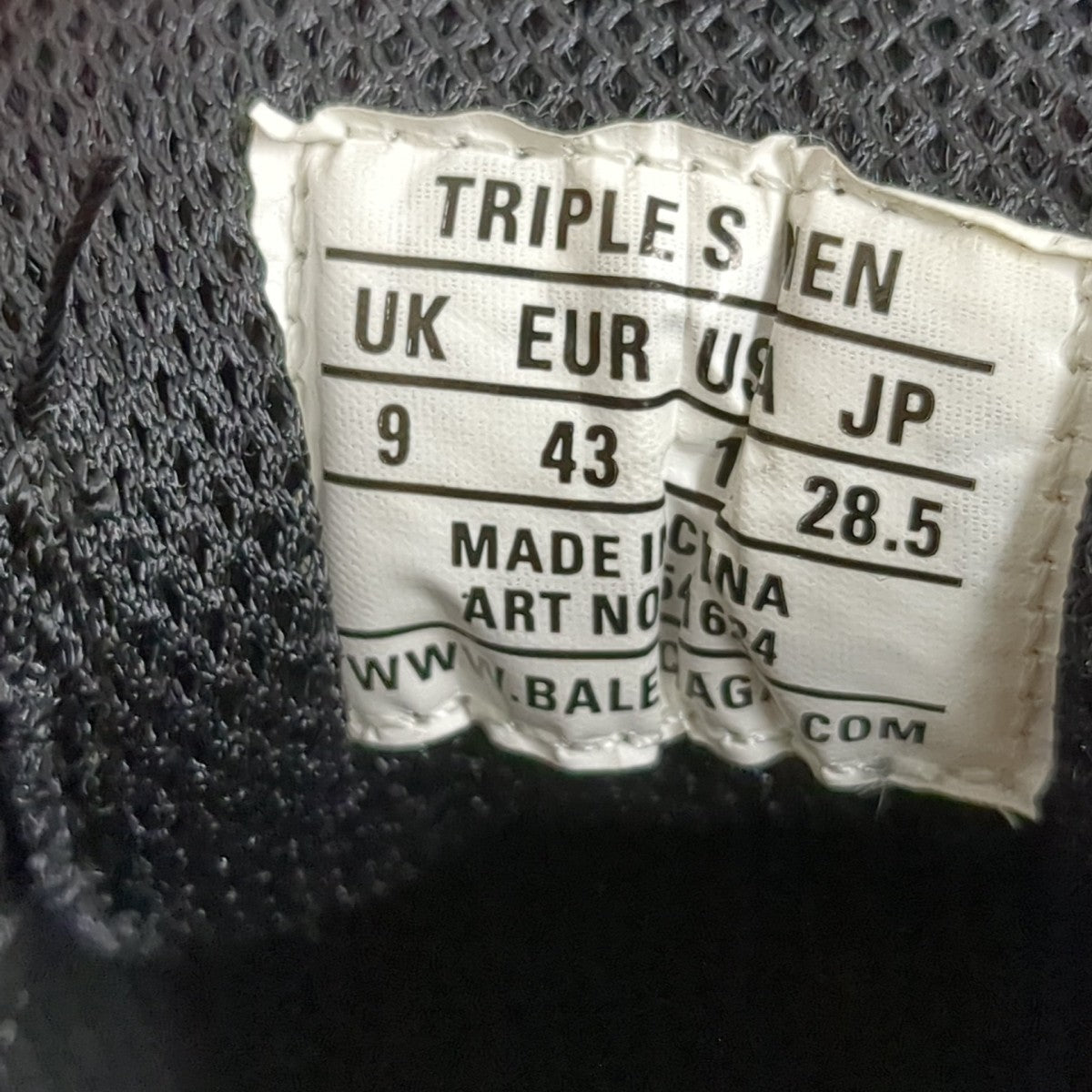TRIPLE S541624