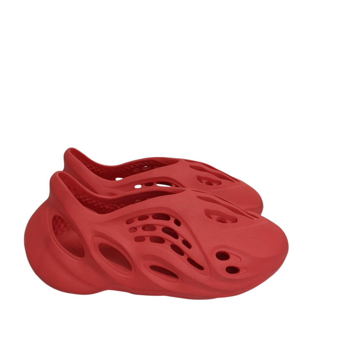 adidas yeezy foam runnerサンダル
