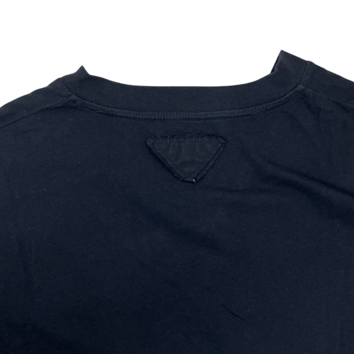 VネックTシャツ