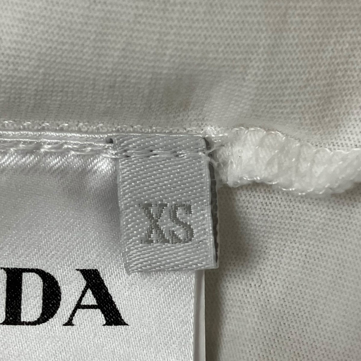 TシャツUJN555