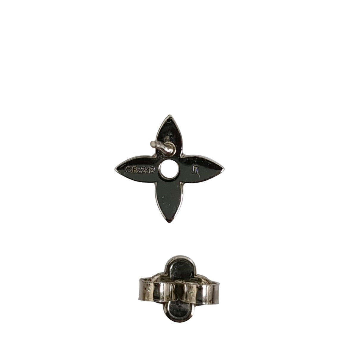 ピアス