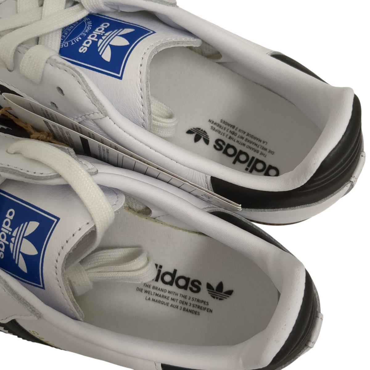 スニーカーB75806