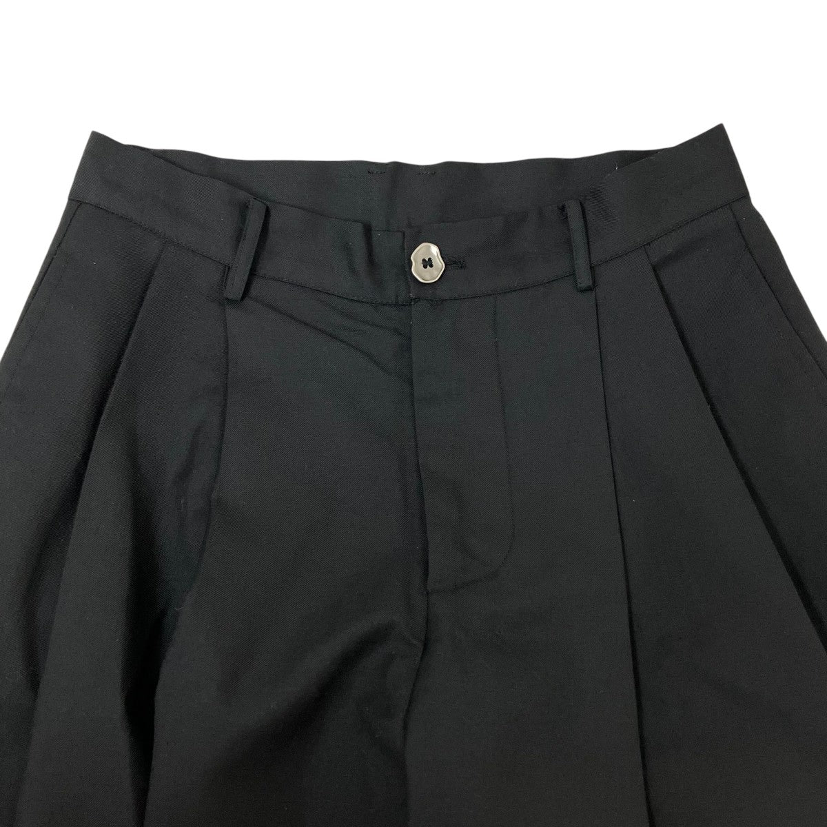タックパンツ