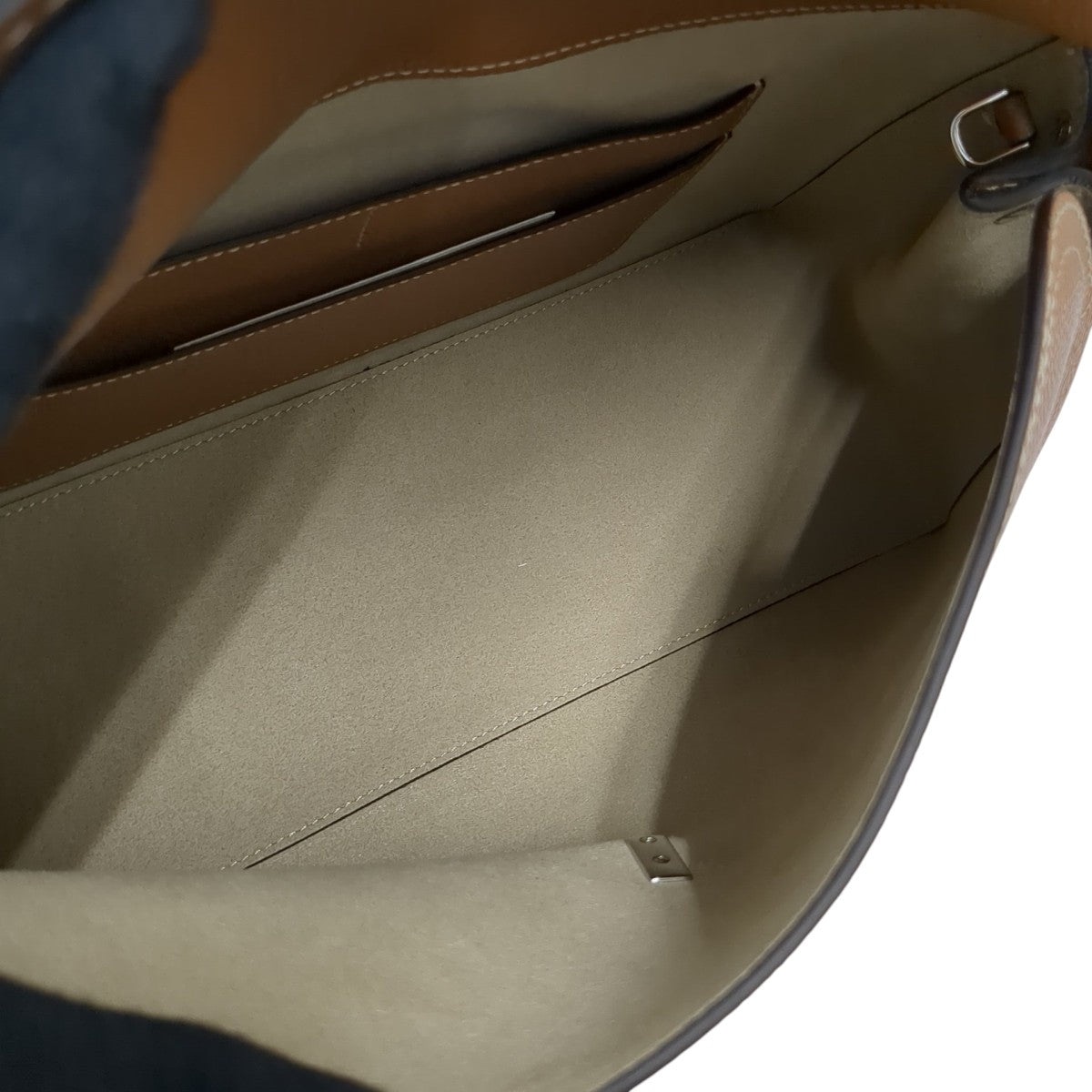 25AWT-Lock Grain Leatherショルダバッグ