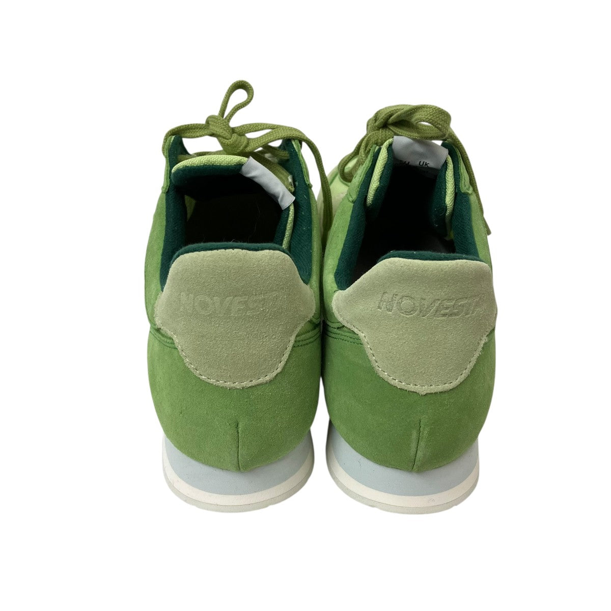 スニーカーN572068