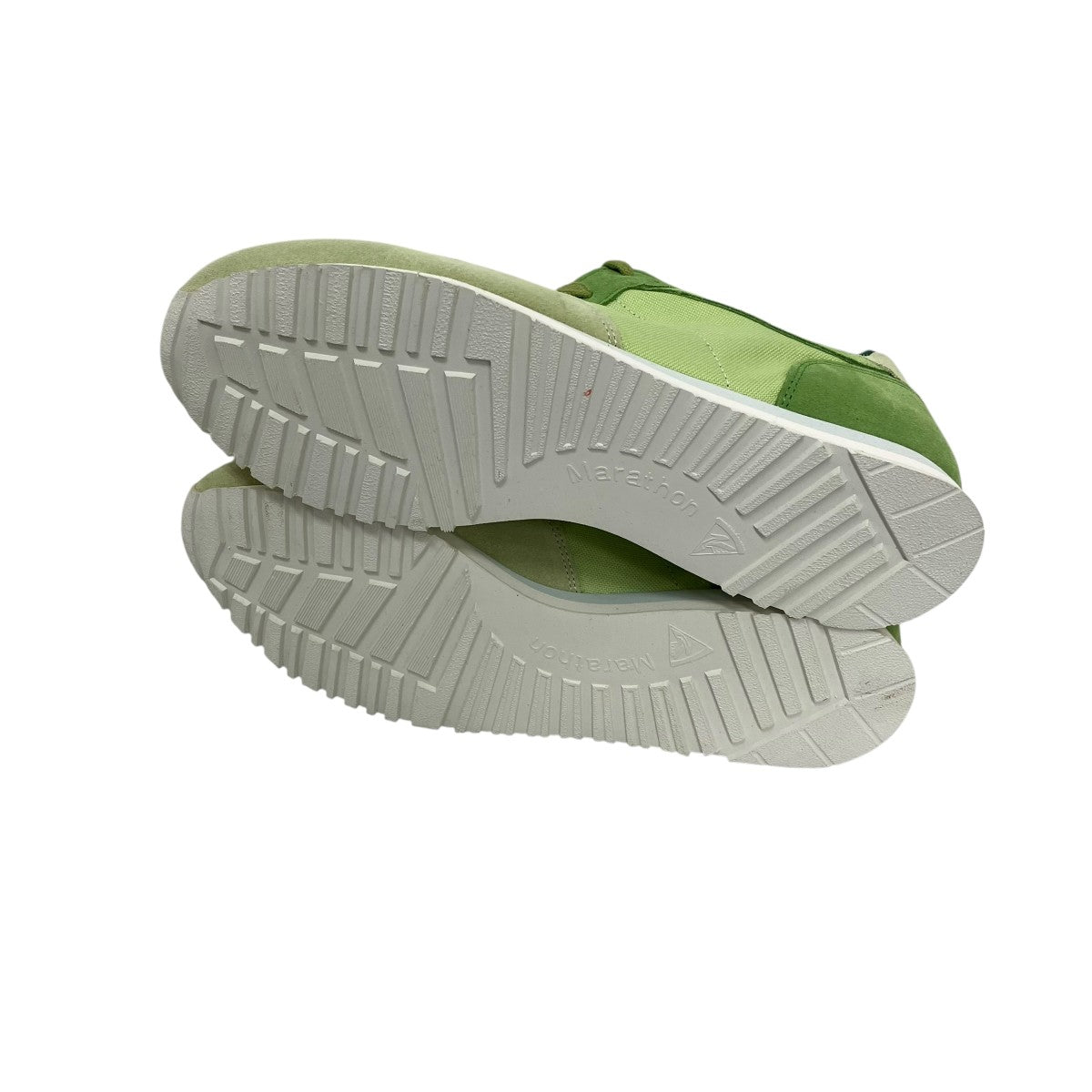 スニーカーN572068