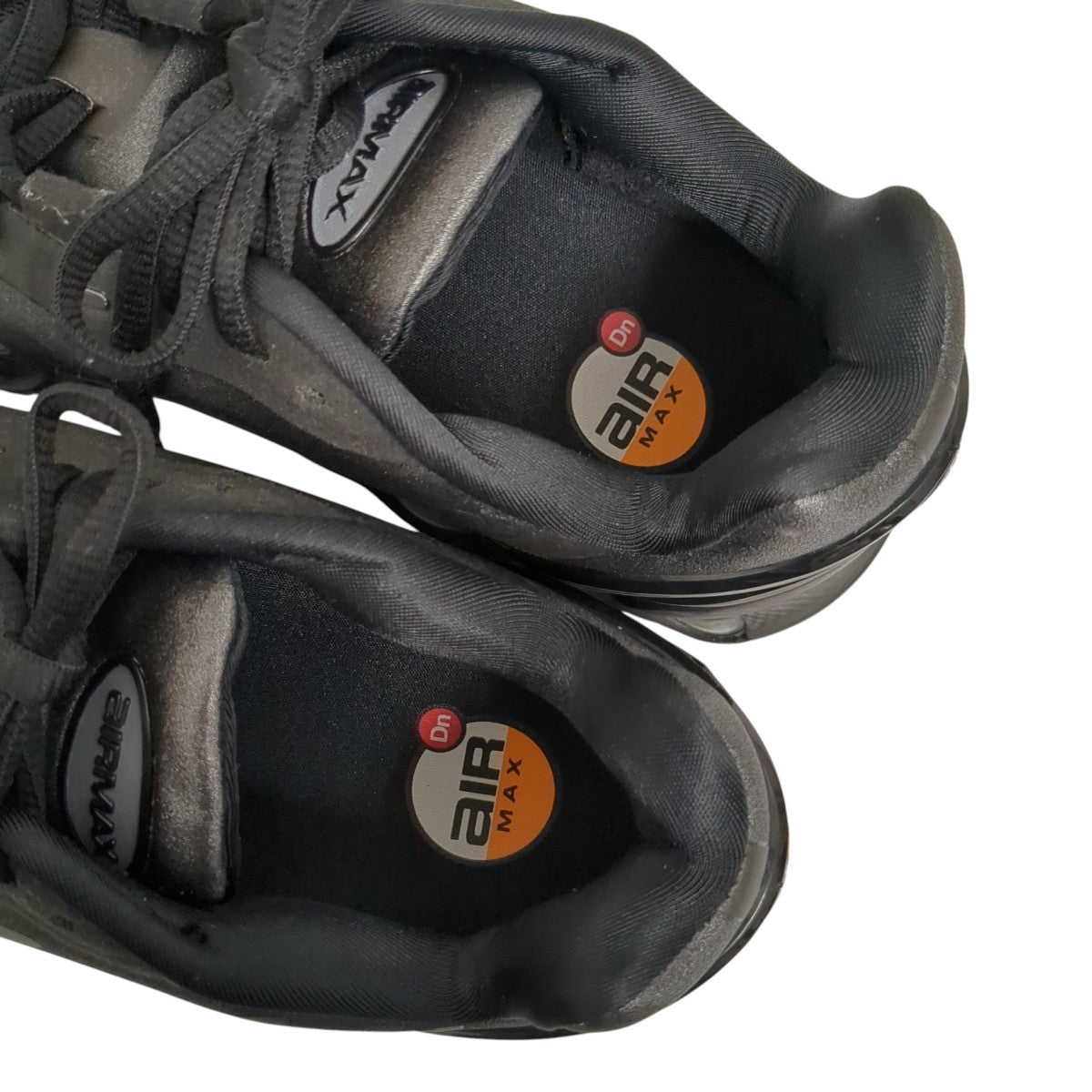 AIR MAX DN8 BLACK／MTLC DARK GREY-IRON GREYスニーカーHF5509-002