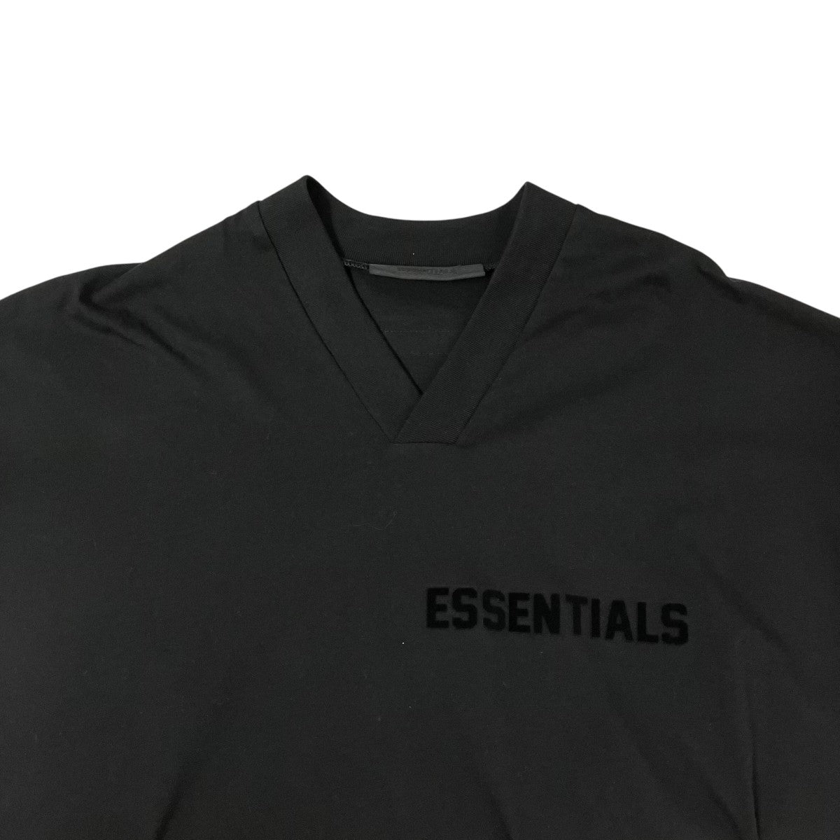 VネックTシャツ