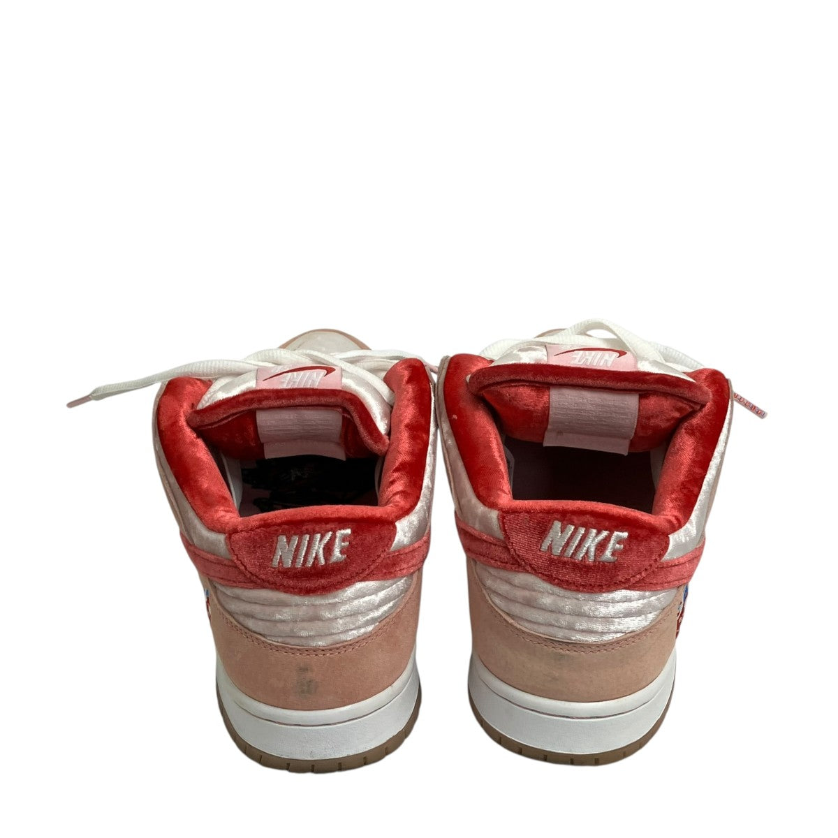 SB Dunk Low Valentine’s DayスニーカーCT2552-800