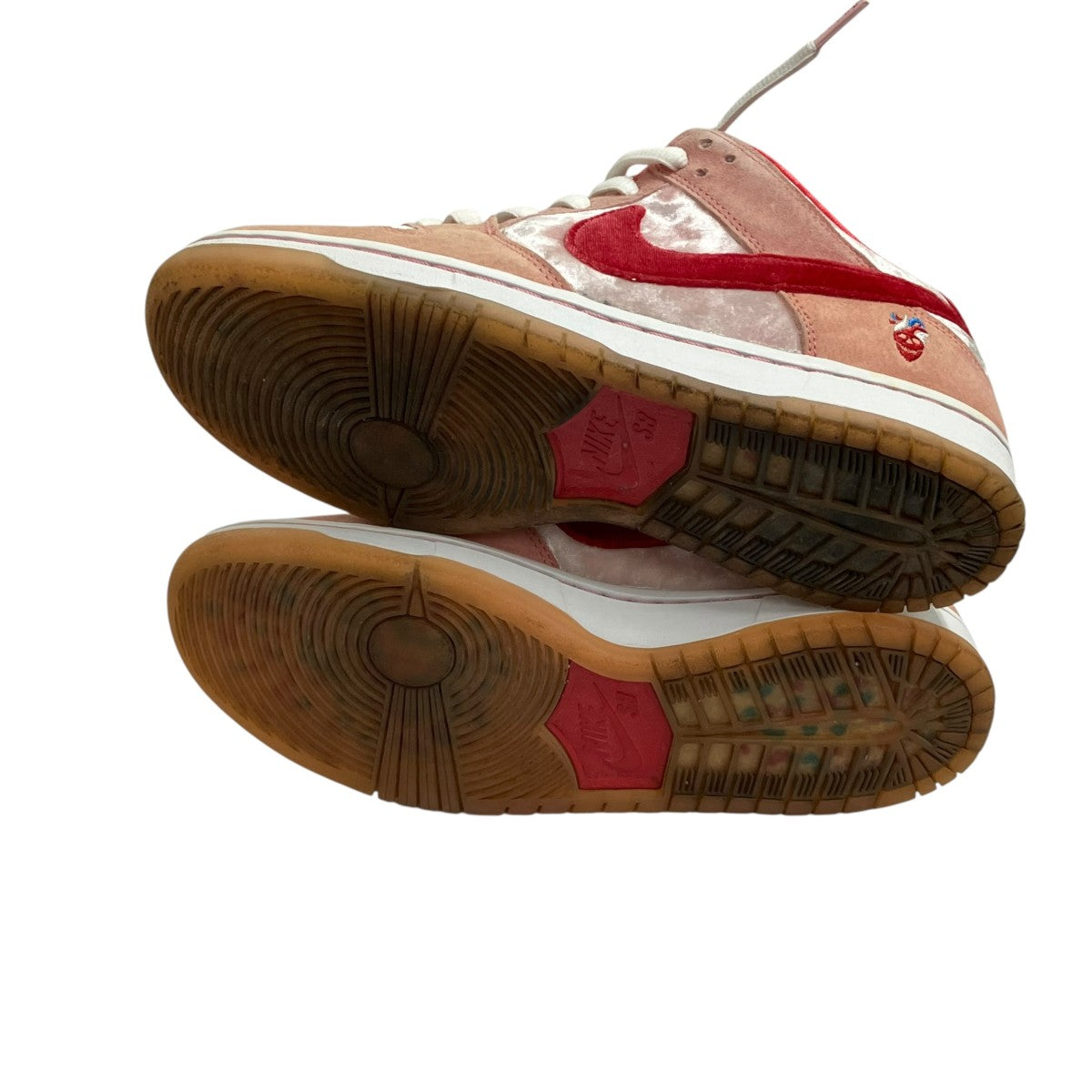 SB Dunk Low Valentine’s DayスニーカーCT2552-800