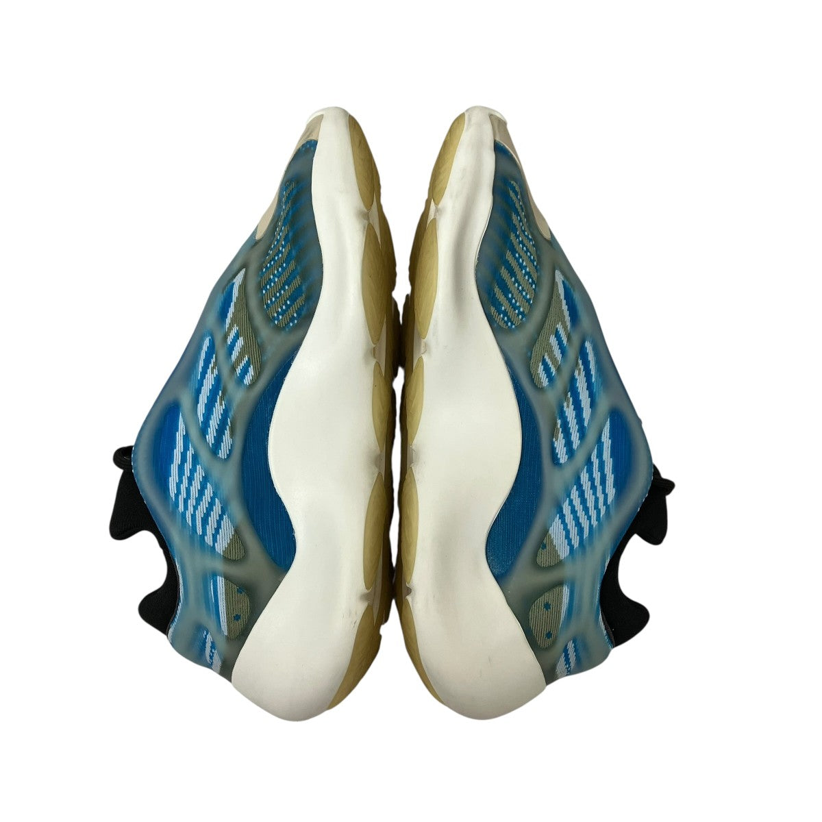YEEZY 700 V3 ArzarethスニーカーG54850
