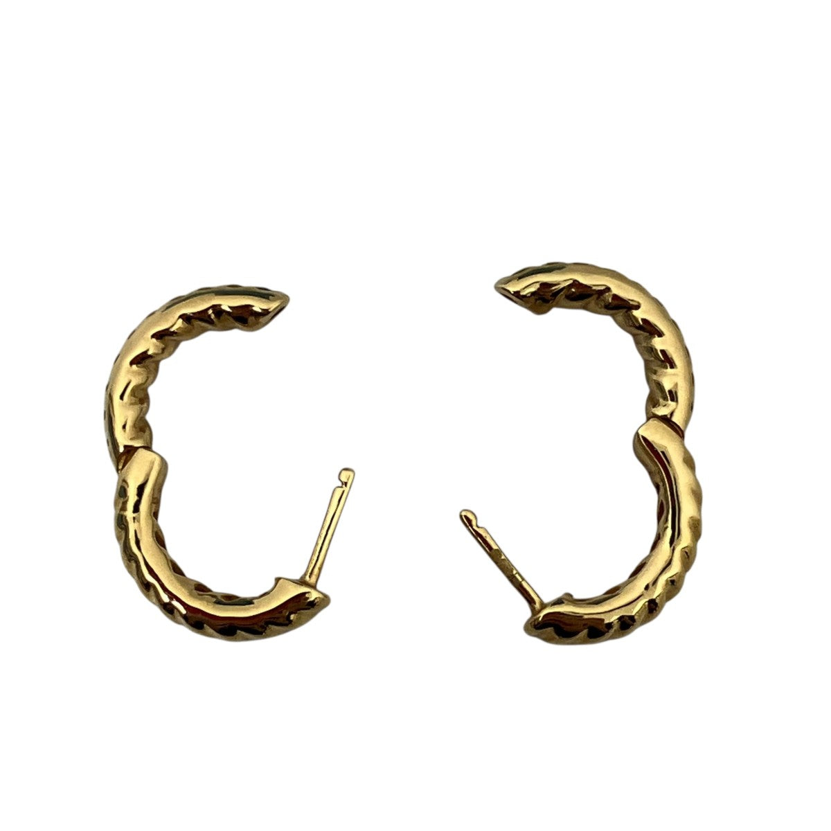 ピアス