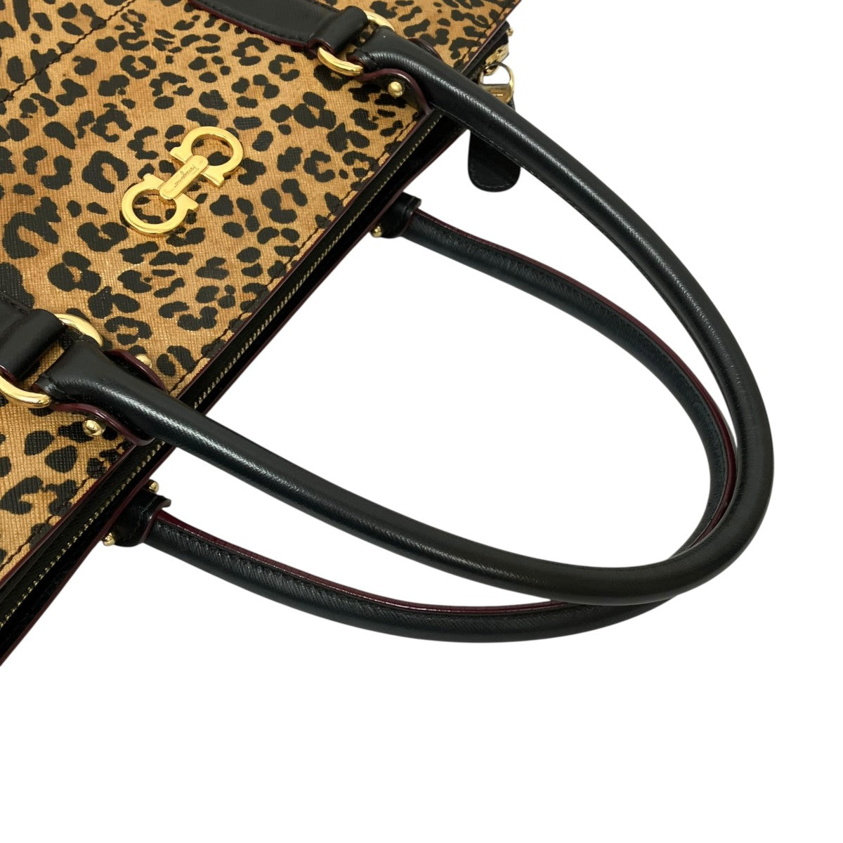 極美品　Salvatore Ferragamo レオパード柄 Mイタリア製 Salvatore Ferragamo(サルヴァトーレフェラガモ) レオパード柄2way