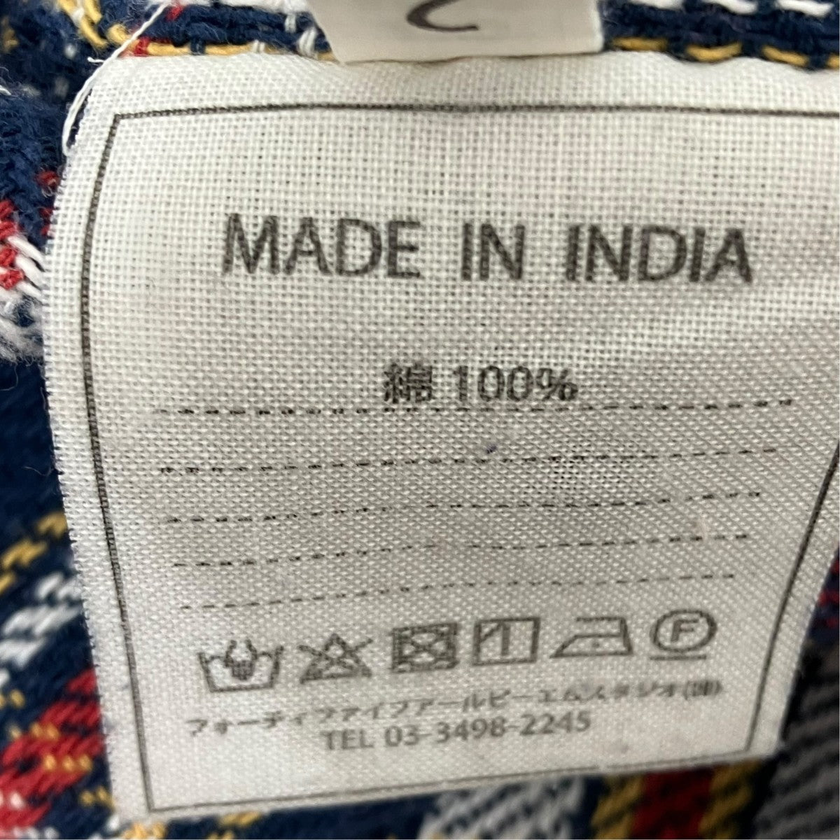 チェックシャツ