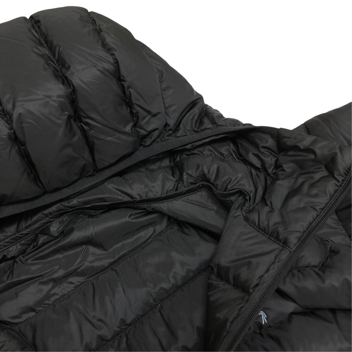 ARC’TERYX ダウンジャケット13240-75125 Cerium LT Hoody 古着・中古-5枚目のアイテム画像