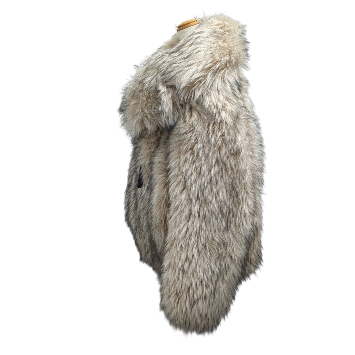 COAT-FAUXWOLF FURジャケットS75AA0420 D35095