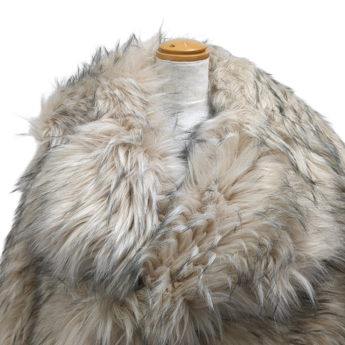 COAT-FAUXWOLF FURジャケットS75AA0420 D35095