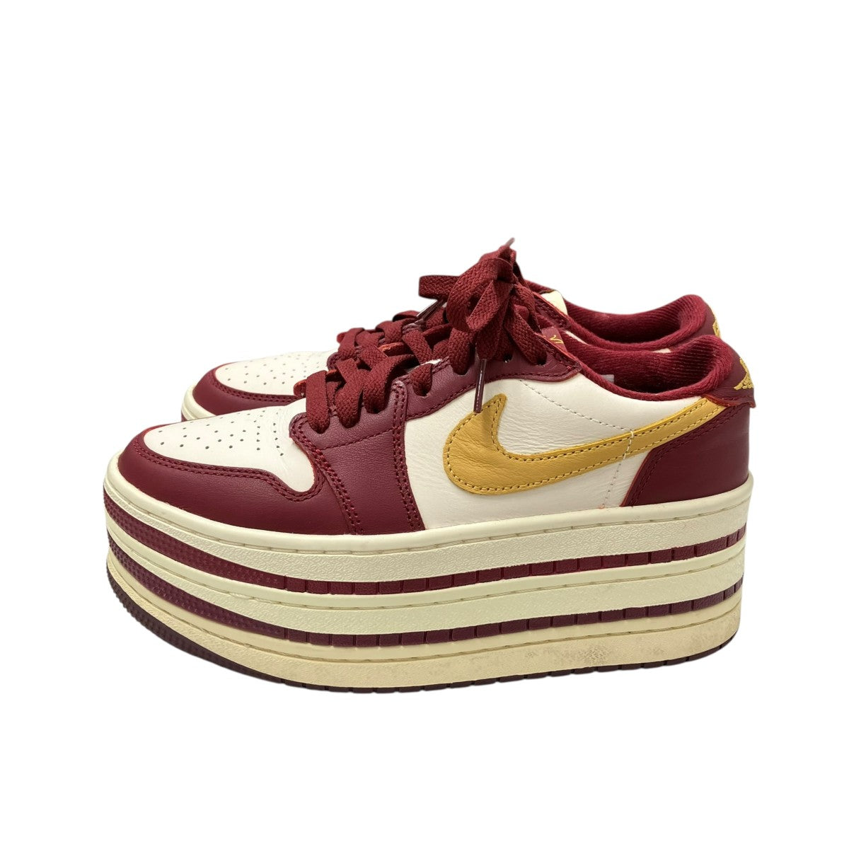 WMNS AIR JORDAN 1 TRIPLE STACK TEAM RED SANDED GOLD-PALE IVORY厚底スニーカーHV8288-600
