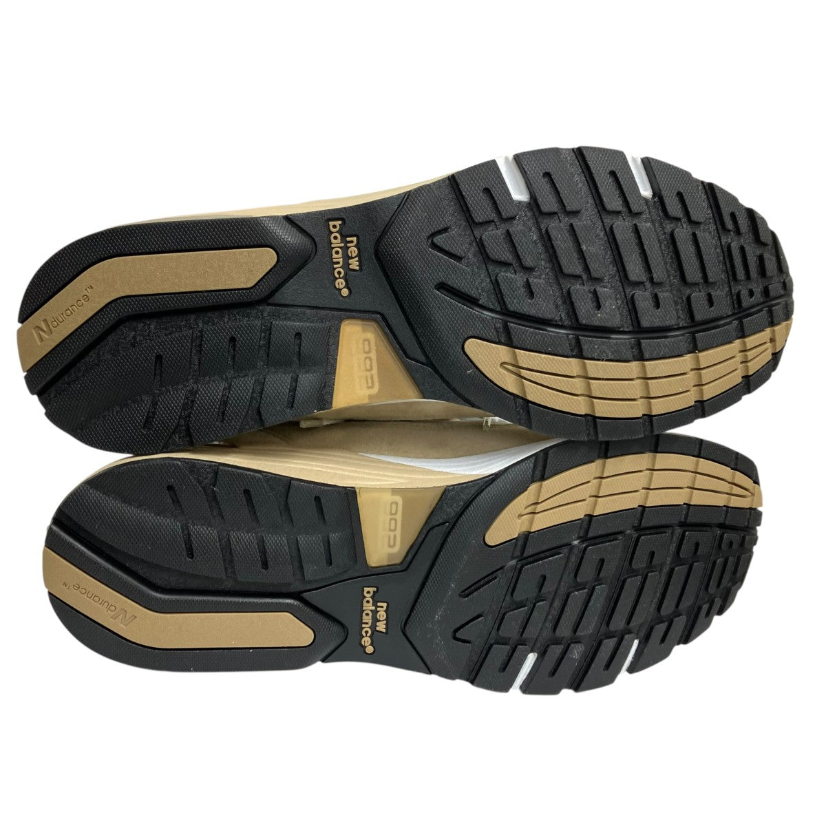 スニーカーM992TN