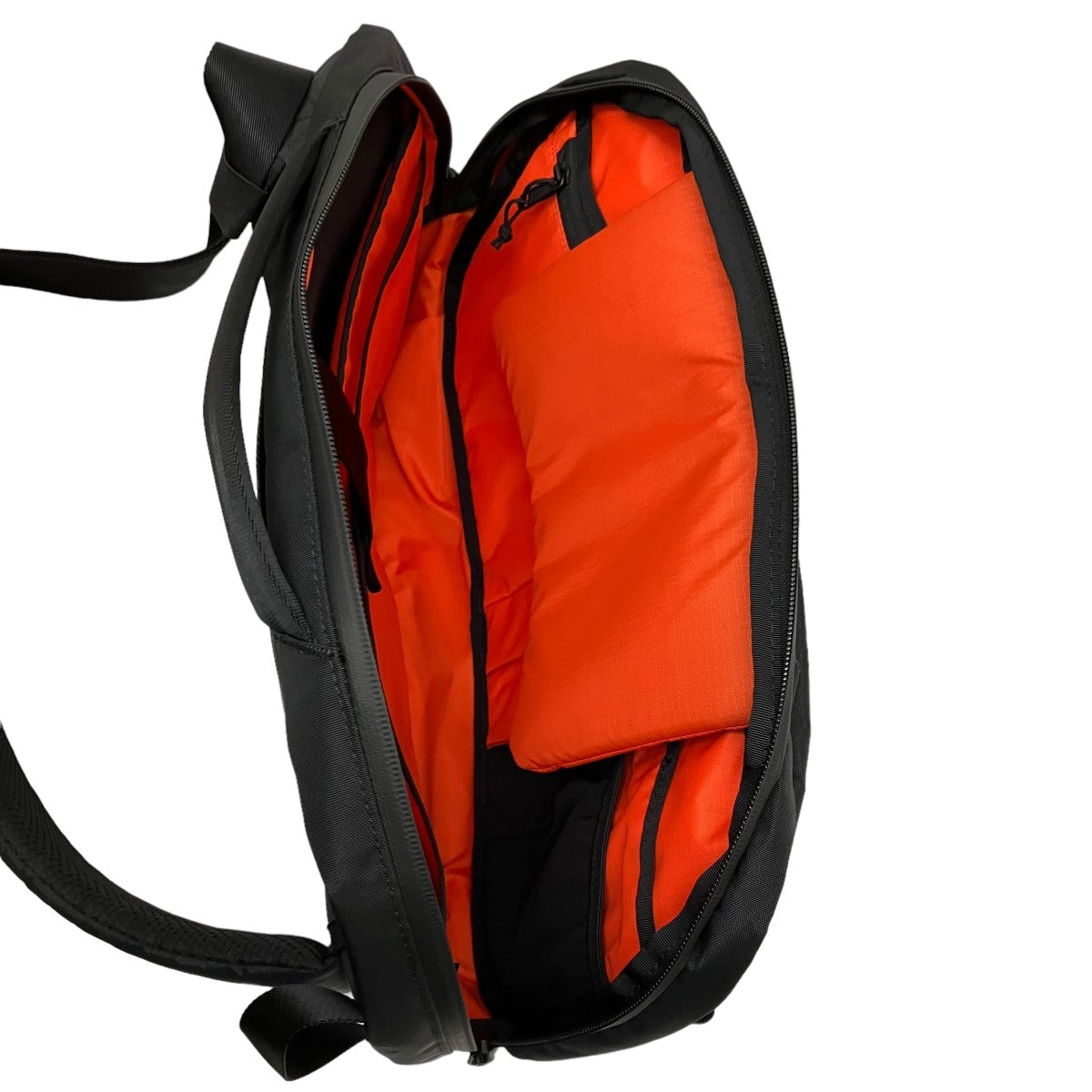 Aer(エアー) Travel Sling 2 X-PacショルダーバッグAER-91023 AER-91023  ブラック｜【公式】カインドオルオンライン ブランド古着・中古通販【kindal】