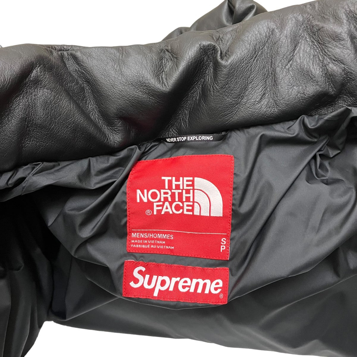 THE NORTH FACE×Supreme 古着・中古 ザノースフェイス×シュプリームのLeather Nuptse Jacket ダウンジャケット SUP-FW17-48です。