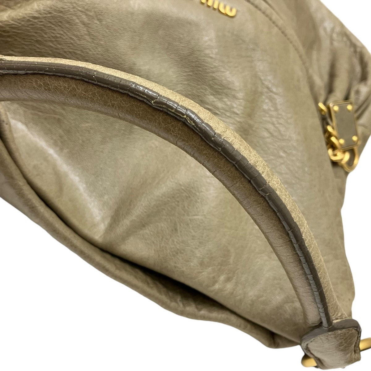 miumiu アイボリー ショルダーバッグ ミュウミュウ Miu Miu MIUMIU ショルダーバッグ MATELASSE