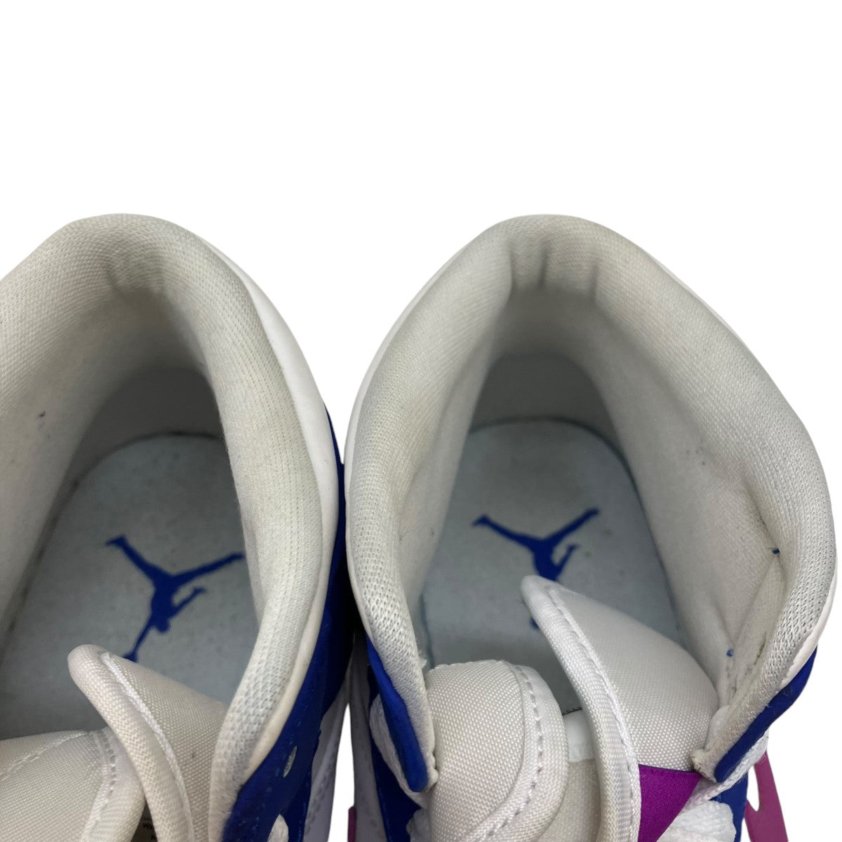 NIKE(ナイキ) Air Jordan 1 Mid Hyper Royal Hyper Violet Whiteスニーカー554724-451