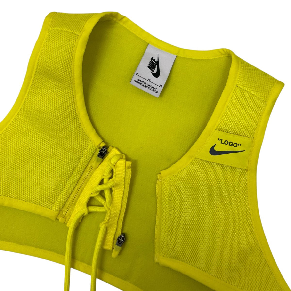 NIKE - 廃番【ナイキ】斜めストライプ キルティング 切り替え 中綿ベスト S カーキ NIKE - 廃番【ナイキ】斜めストライプ キルティング 切り替え