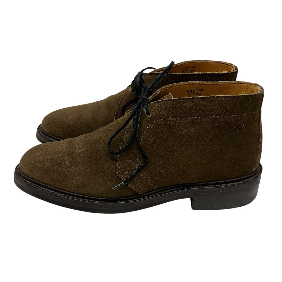 トリッカーズのチャッカーブーツ M7384です。 Tricker’s シューズ 古着・中古アイテム