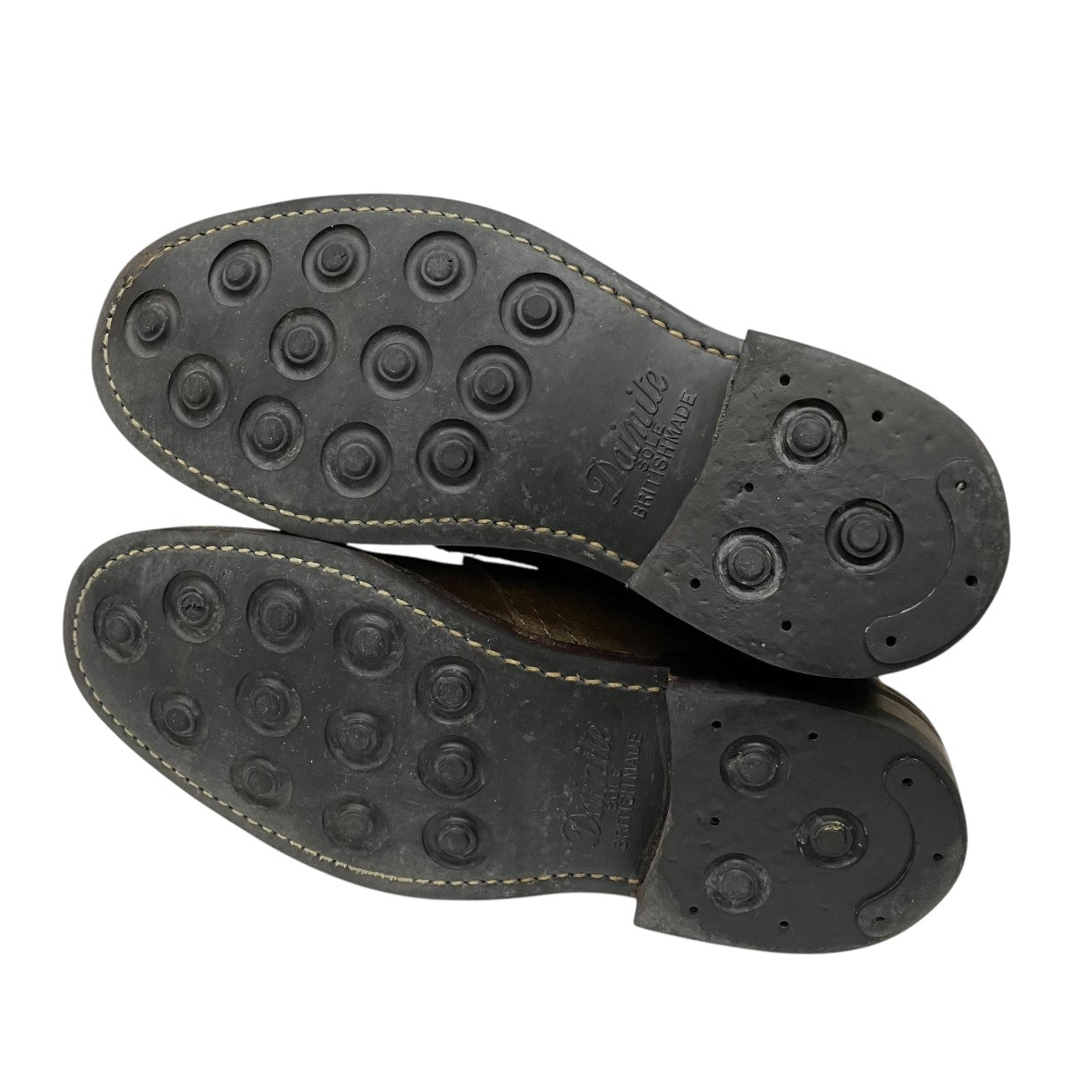 トリッカーズのチャッカーブーツ M7384です。 Tricker’s シューズ 古着・中古アイテム