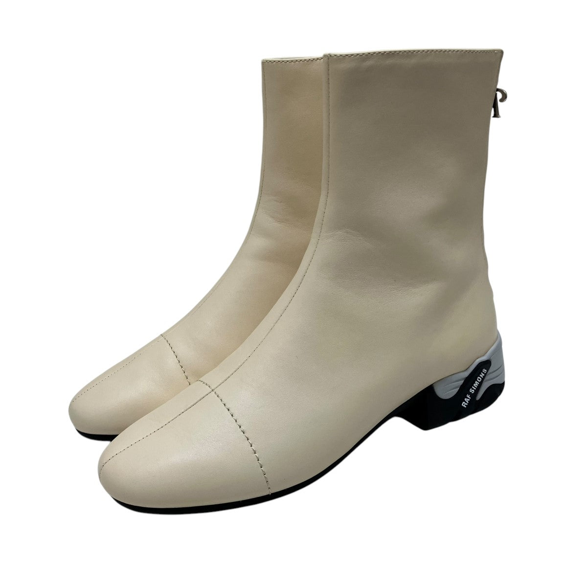 RAF SIMONS 古着・中古 ラフシモンズのRUNNER バックジップブーツです。