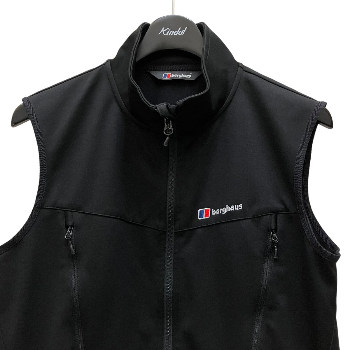 Berghaus 古着・中古 バーグハウスのジップアップベストです。