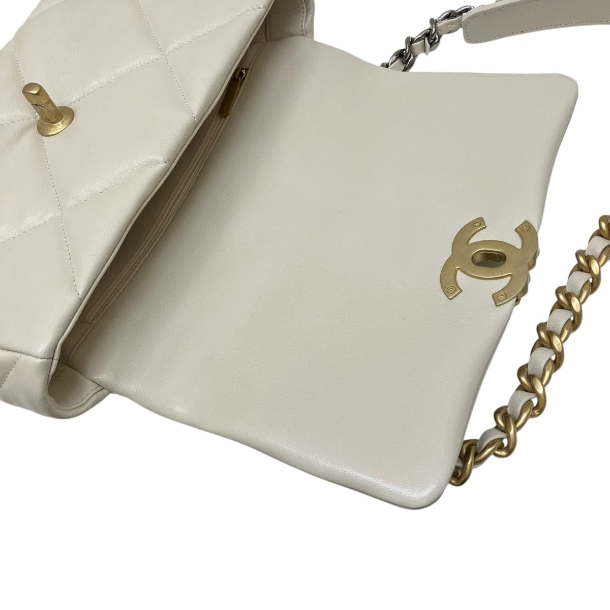 CHANEL(シャネル) マトラッセショルダーバッグ 3******* ホワイト