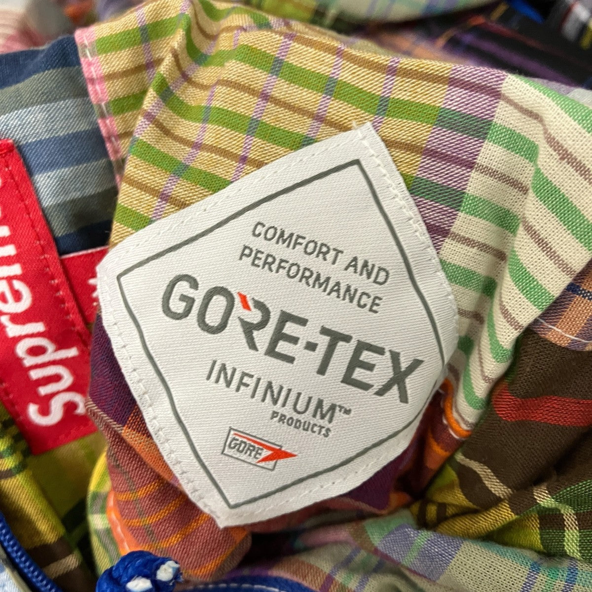 Supreme(シュプリーム) Madras reversible WINDSTOPPER puffer jacket