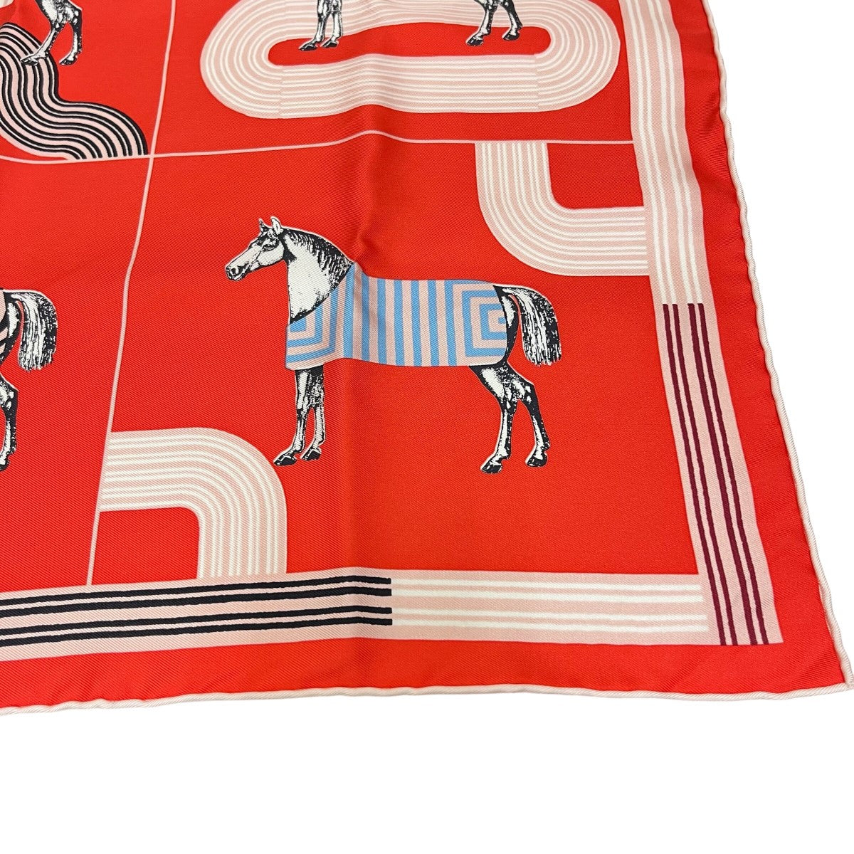 Hermès ガヴロッシュgarde robe pop detail HERMES(エルメス) GARDE ROBE POP DETAILカレ45 レッド｜【公式
