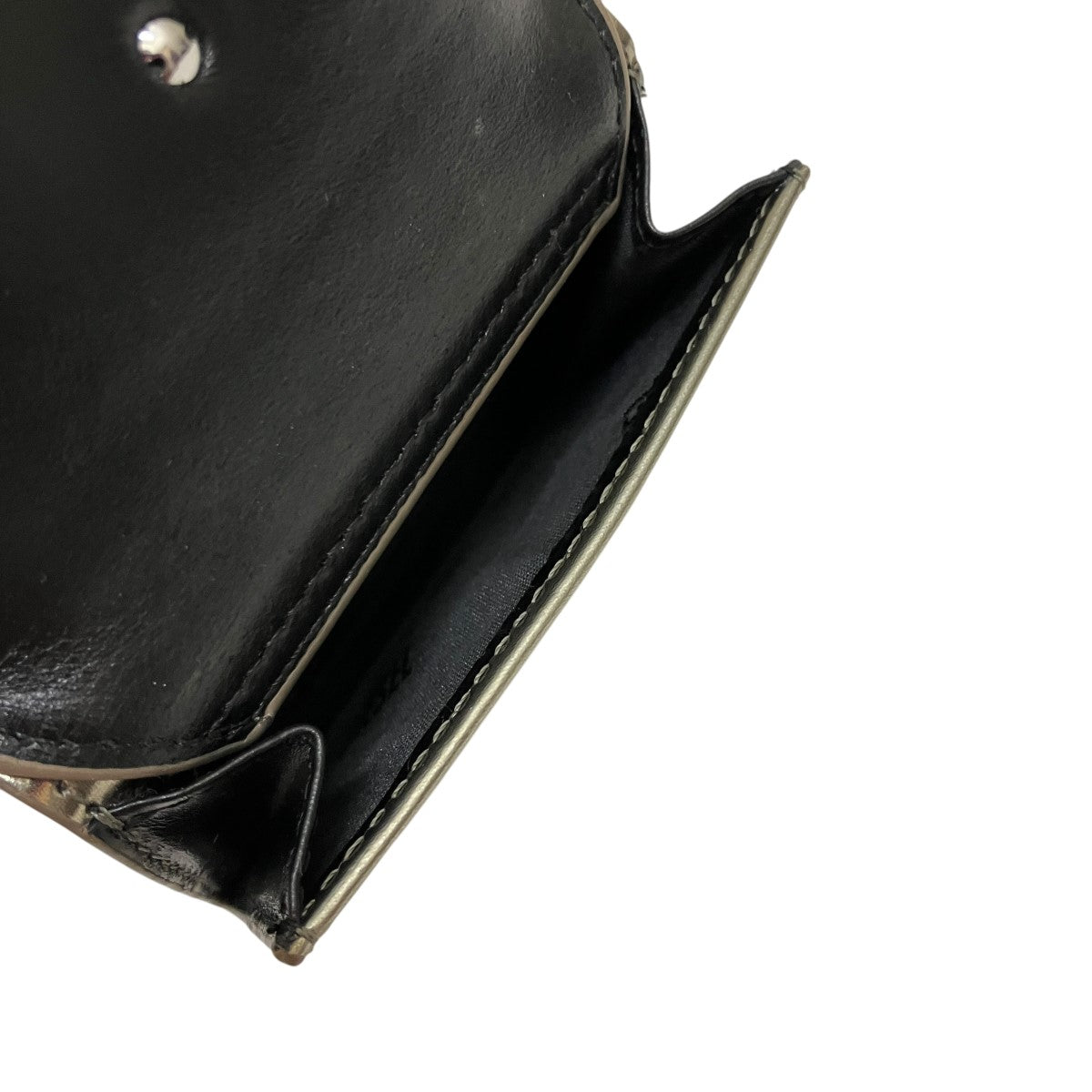 DIESEL(ディーゼル) 三つ折り財布 ゴールド｜【公式】カインドオル