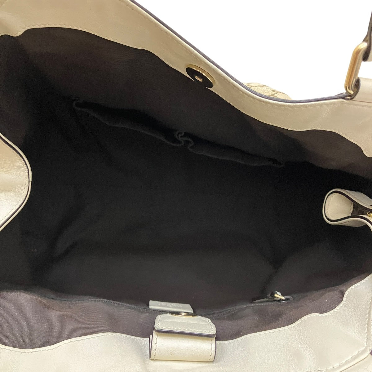 GUCCI(グッチ) GG柄トートバッグ388919 388919 562600 ホワイト