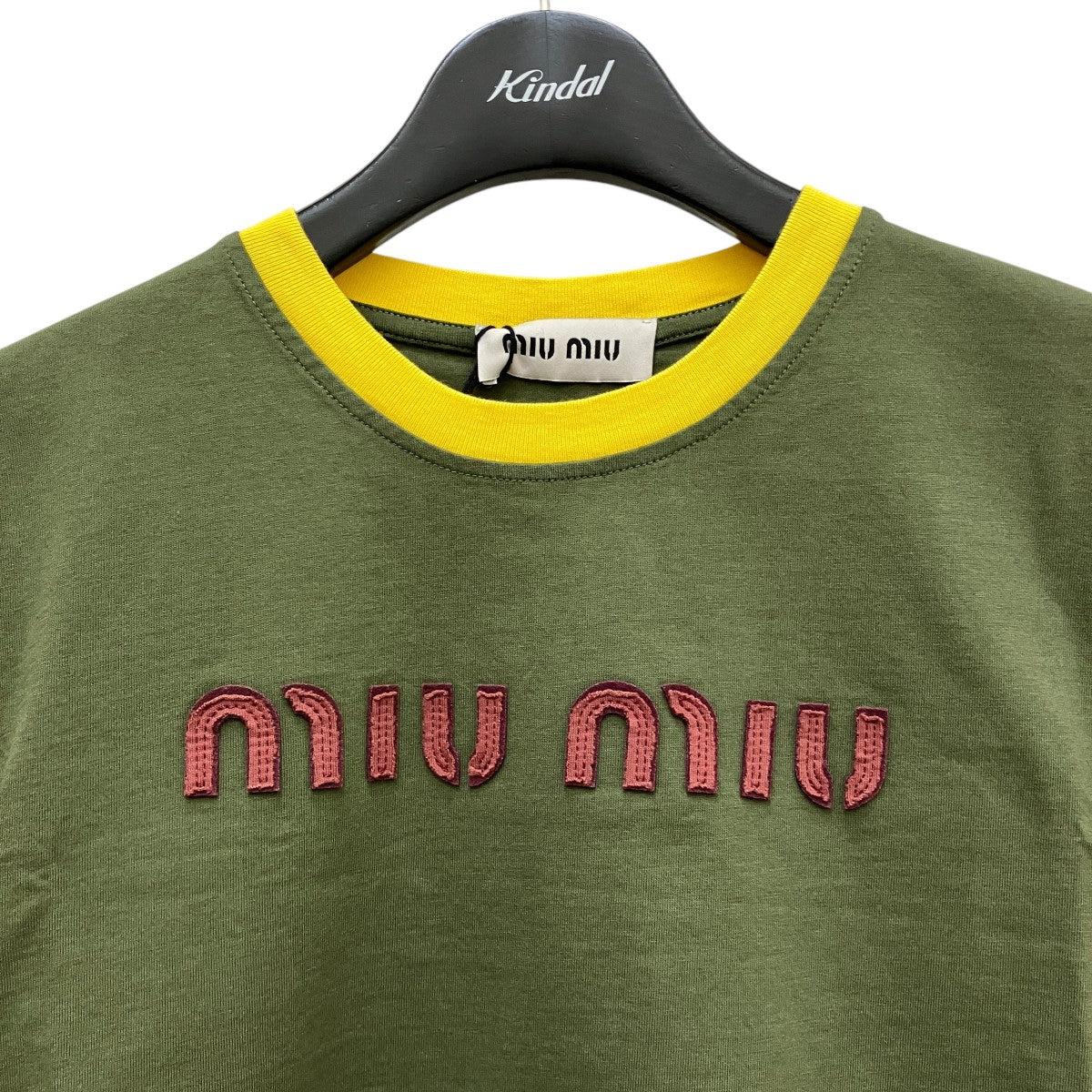 ☆MIU MIU☆ ラバーロゴ・オリーブコットンTシャツ♪ MIU MIU (ミュウミュウ) リブコットン ロゴパッチ クロップドT
