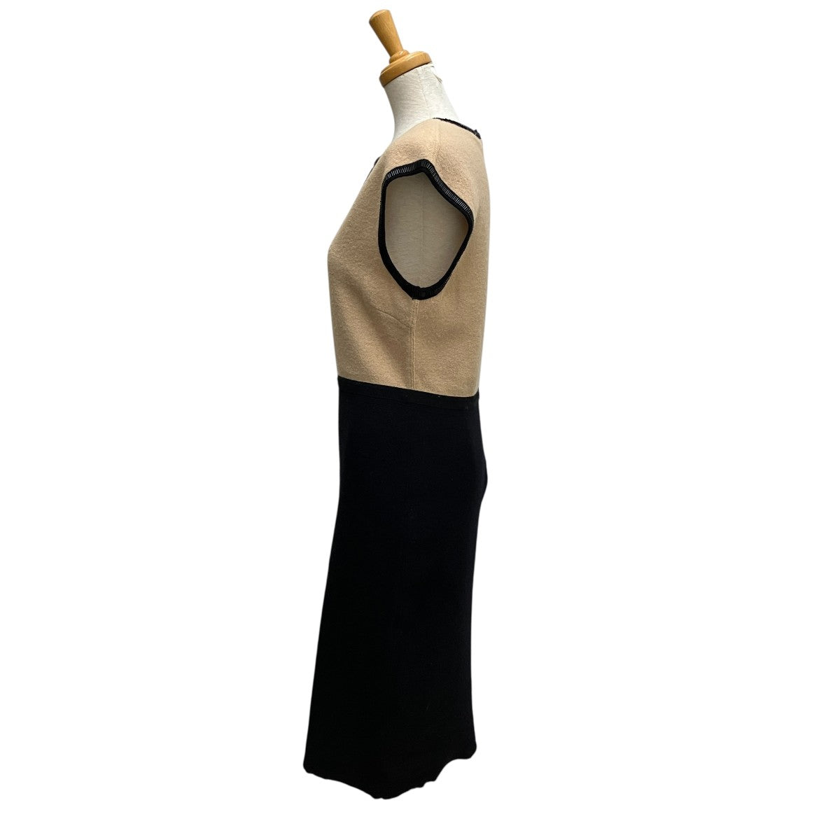 未使用品【Tory Burch】テックプロ シェブロン ワンピース XS TORY BURCH(トリーバーチ) ノースリーブワンピース ベージュ