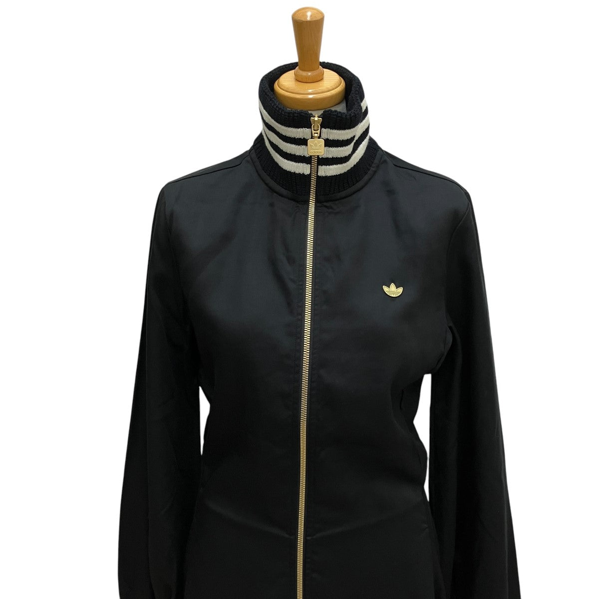 adidas SATIN DRESS BLACK プレミアム サテンワンピース adidasプレミアムサテンロングワンピース - メルカリ