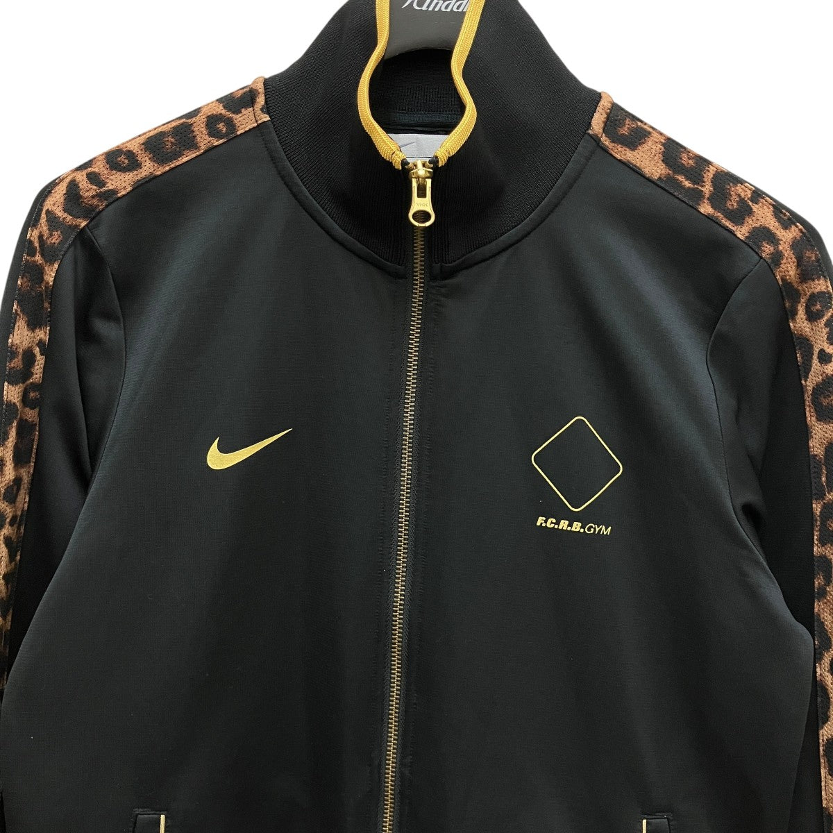 美品●FCRB × NIKE トラックジャケット ジャージ 王冠 星 黒 L 美品○FCRB × NIKE トラックジャケット ジャージ 王冠 星 黒 L