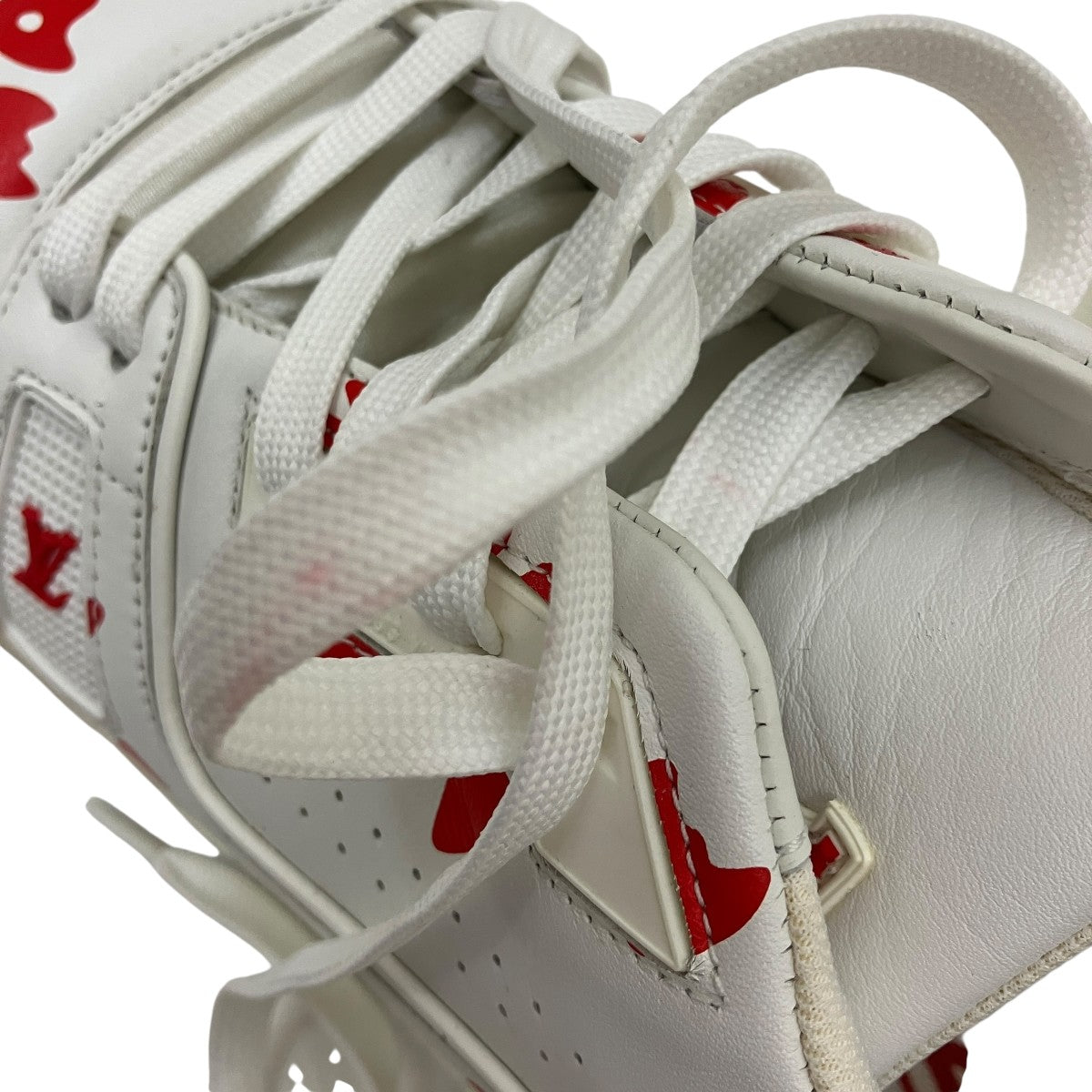 LOUIS VUITTON(ルイヴィトン) LV トレイナー ライン レザー