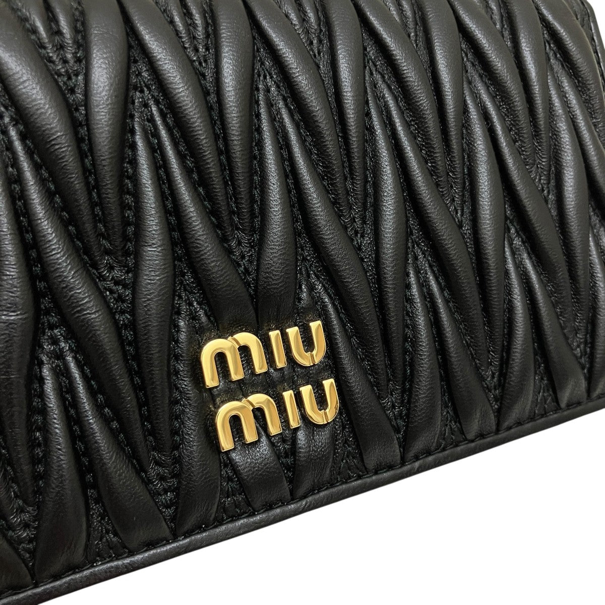 MIU MIU(ミュウミュウ) マトラッセジップアラウンド長財布5MV027