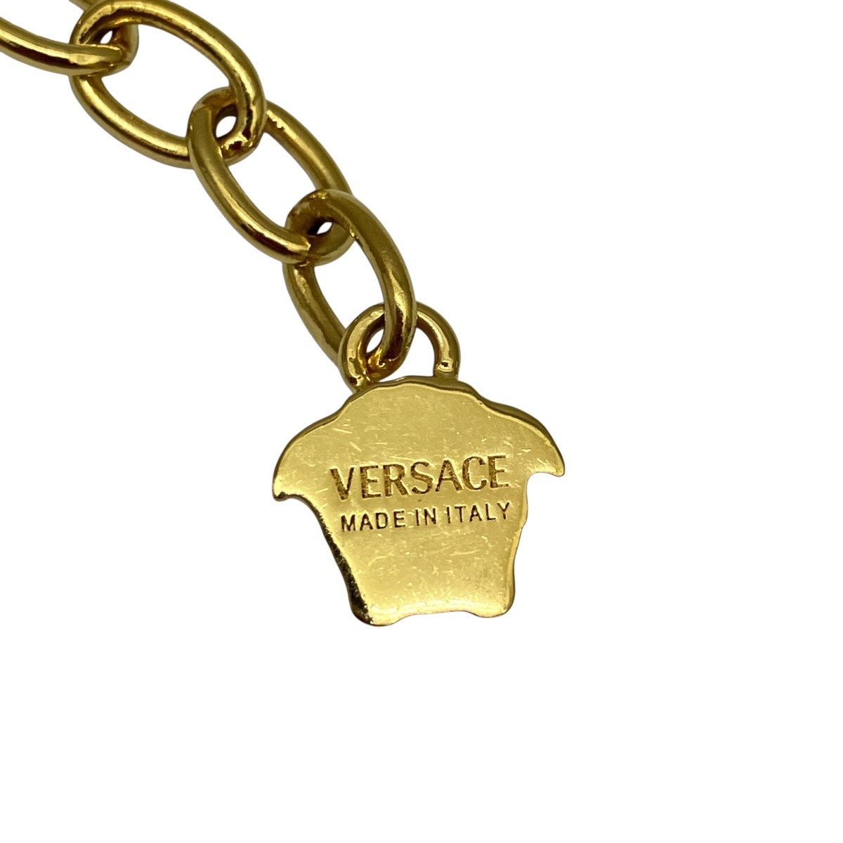 VERSACE ロゴ ネックレス ゴールド Versace ロゴペンダント ネックレス | ゴールドトーン | FARFETCH JP