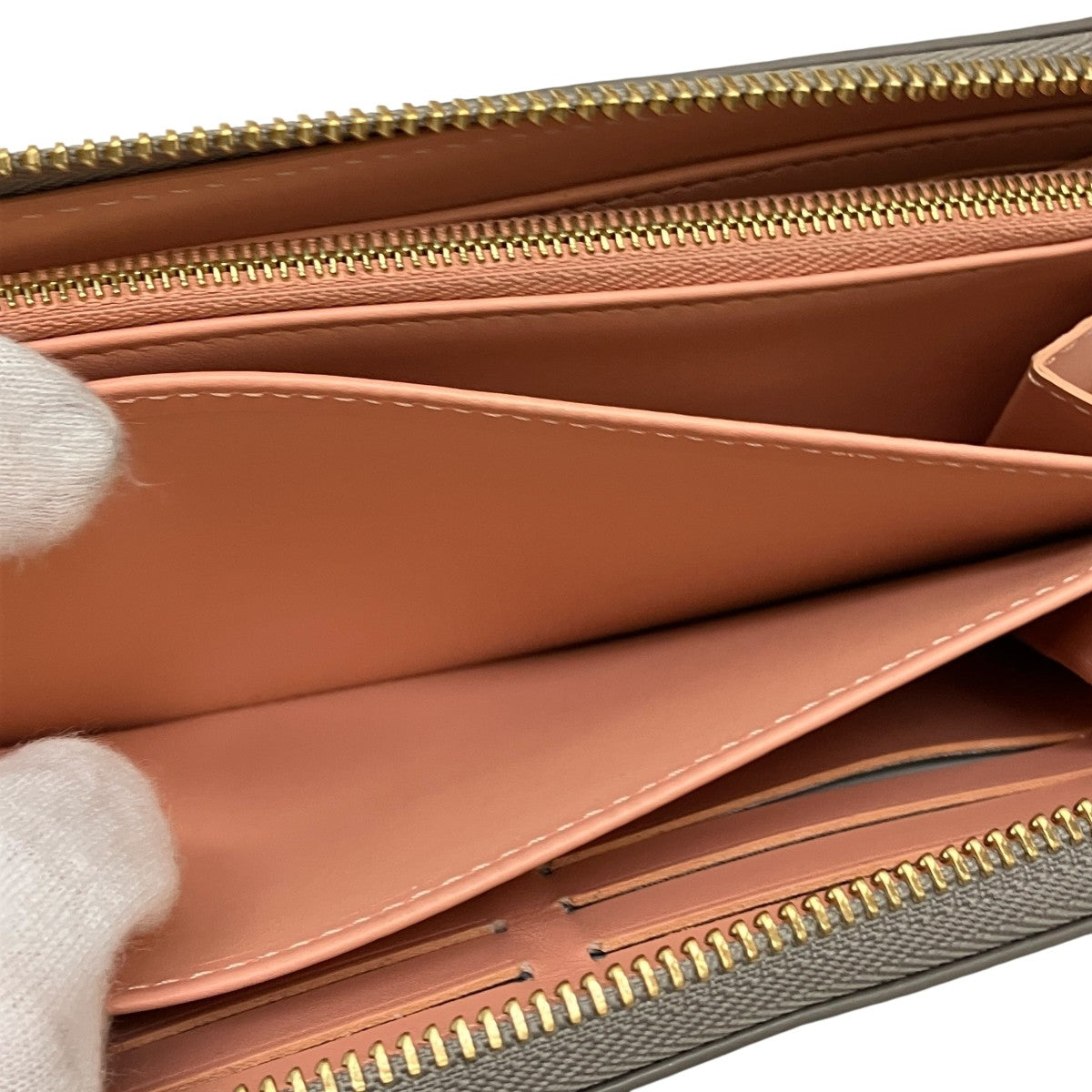 LOUIS VUITTON(ルイヴィトン) マヒナ ジッピーウォレットモノグラム長